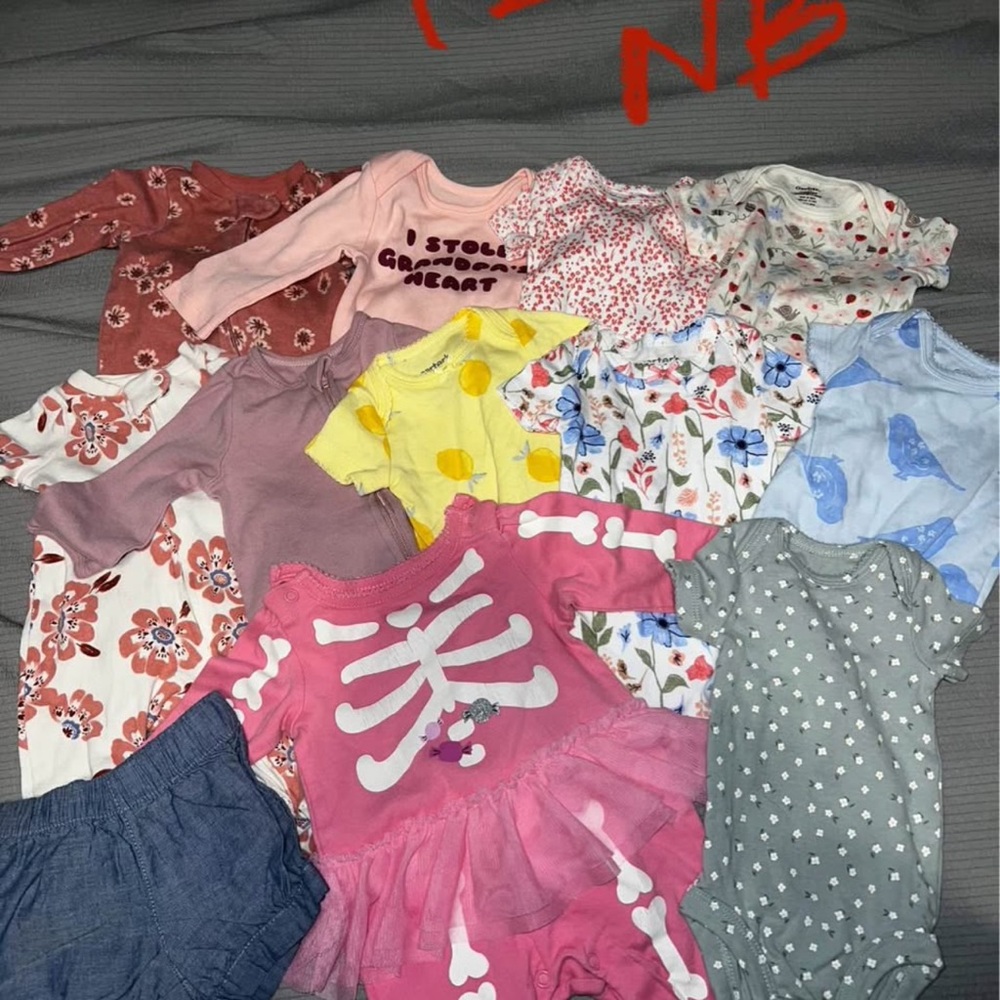 Baby girl clothing (45 pieces, 3 hats and 1 bib)